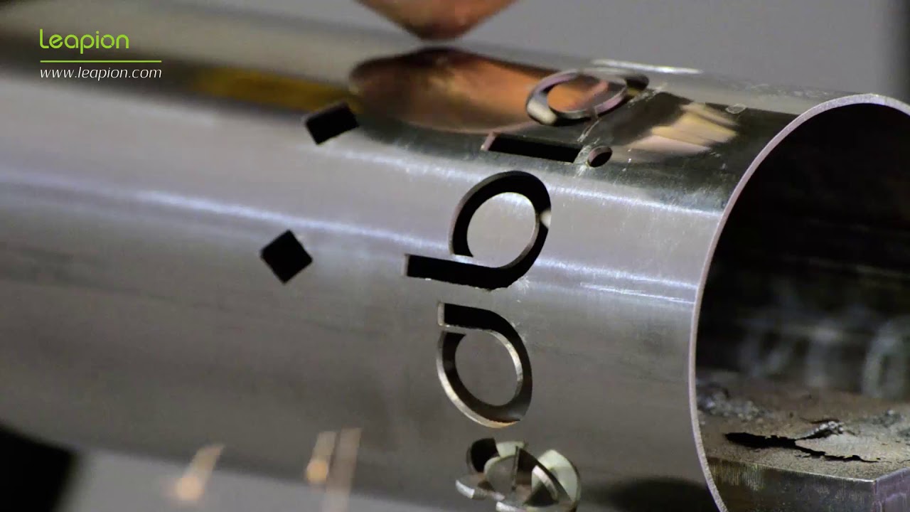 Machine de découpe laser à fibre pour la coupe du tube carré en acier