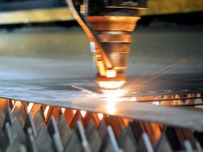 Quels matériaux conviennent à la machine de découpe au laser métallique
