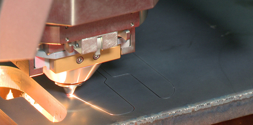 La machine de découpe laser ne peut pas couper une plaque d'aluminium de 2 mm