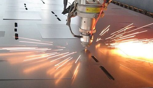 Comment ajuster la précision de la machine de découpe au laser?