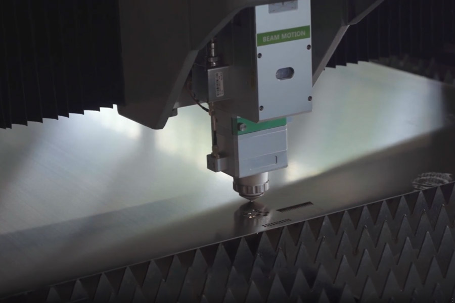 machine de d&eacute;coupe laser titane