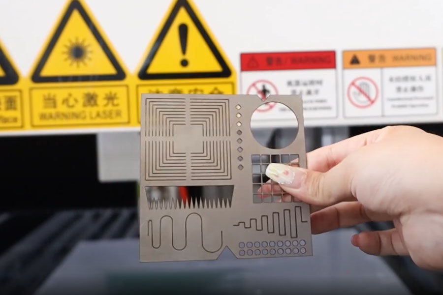 d&eacute;coupe laser du m&eacute;tal