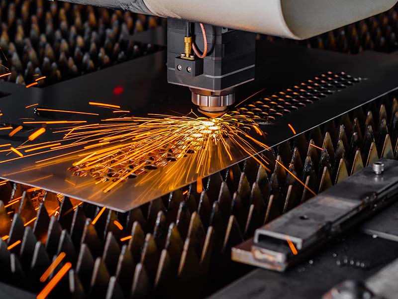 Comment utiliser une machine de découpe laser à fibre : guide du débutant